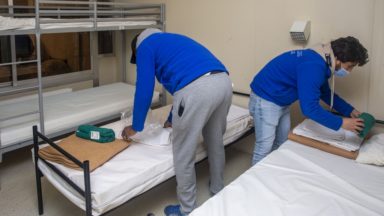 Médecins du Monde s’inquiète de la suppression de plus de 500 lits pour les sans-abris d’ici fin mai
