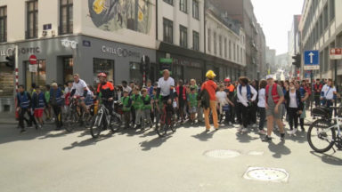 Des élèves défilent dans le centre de Bruxelles pour sensibiliser à la sécurité routière