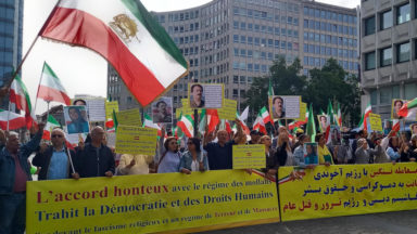 250 personnes manifestent contre le traité sur l’échange de prisonniers entre la Belgique et l’Iran