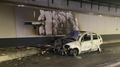 Une voiture a pris en feu dans le tunnel Annie Cordy lundi soir
