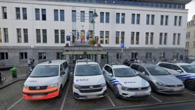 Molenbeek : un homme parvient à s’évader de sa cellule via un trou derrière des toilettes