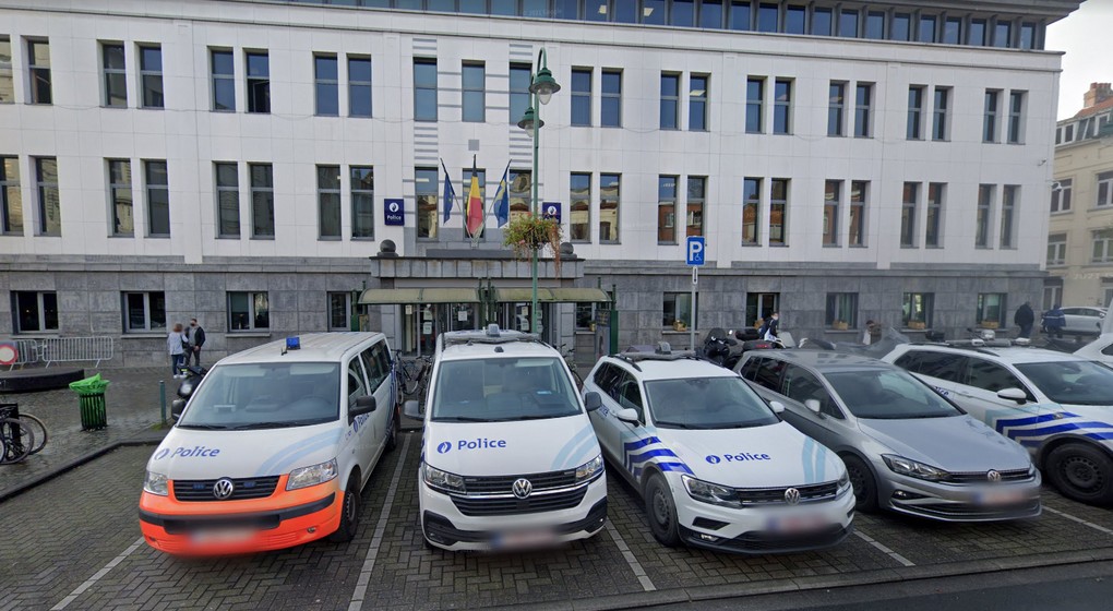 Commissariat Molenbeek Rue du Facteur - Google Street View
