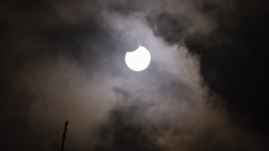 Une éclipse visible partiellement dans le ciel bruxellois : la prochaine sera pour… mars 2025