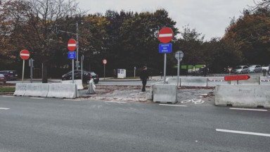 Des blocs de béton écartés à Molenbeek : “pour les bus de supporters”, précise la commune