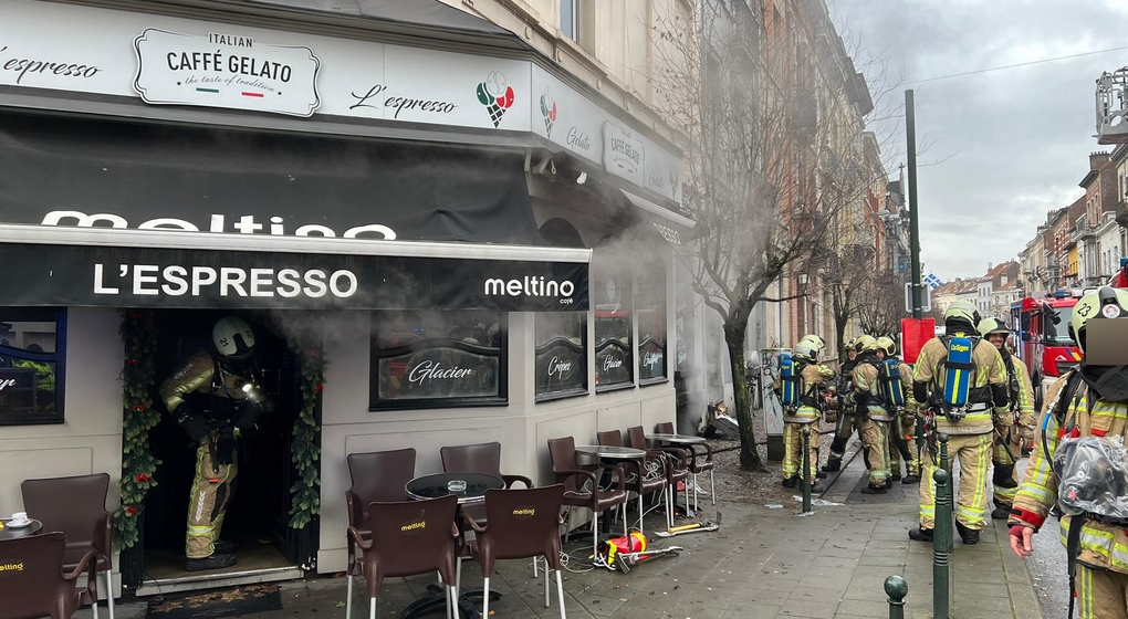 Incendie Ixelles Rue du Châtelain 21122022 - Pompiers de Bruxelles