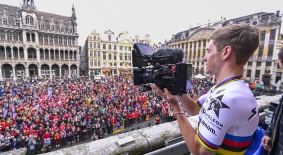 Remco Evenepoel Champion du monde Grand Place Bruxelles - Belga Laurie Dieffembacq