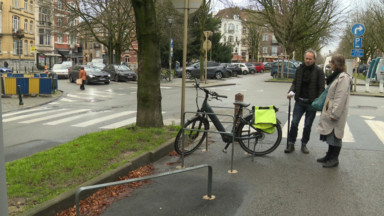 La Région bruxelloise commence à installer des arceaux pour parquer des vélos-cargo
