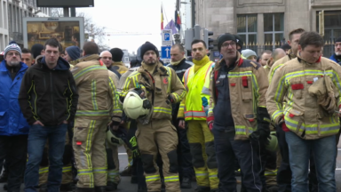 200 pompiers se sont réunis à Arts-Loi ce vendredi, pour dénoncer leurs conditions de travail