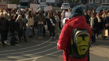Schaerbeek : les enseignants poursuivent leur protestation contre la réforme des évaluations