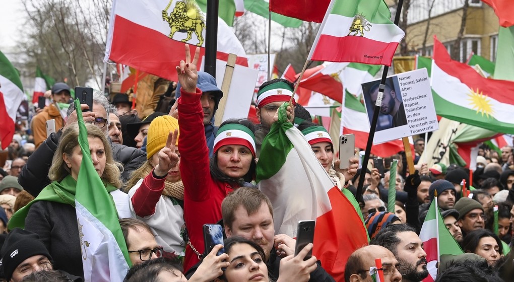 6 000 personnes manifestent contre le régime iranien à Bruxelles - BX1