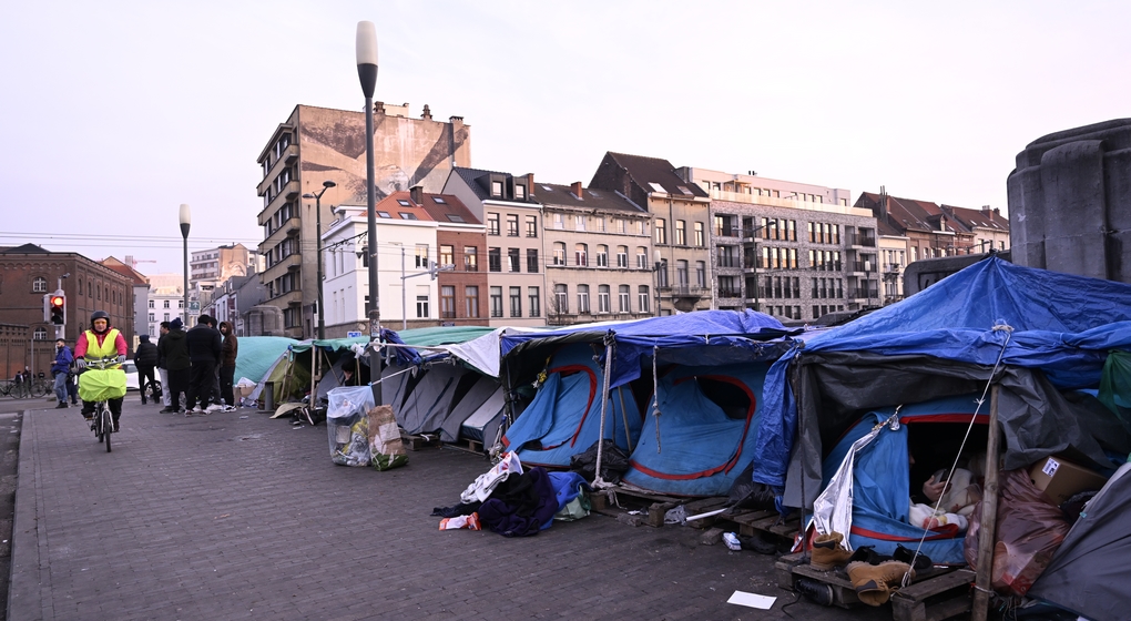 Tentes Demandeurs d'Asile Réfugiés Petit Chateau - Belga Laurie Dieffembacq