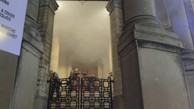 Molenbeek se porte partie civile après un incendie devant l’hôtel communal