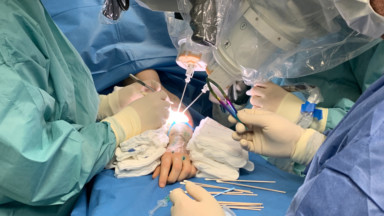 UZ Brussel : une première supermicrochirurgie à l’aide d’un robot réalisée avec succès
