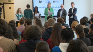 Élections européennes : des élèves du secondaire questionnent les politiques