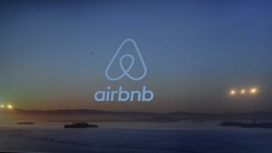 Airbnb dénonce des futures règles sur les hébergements “trop lourdes pour les particuliers”