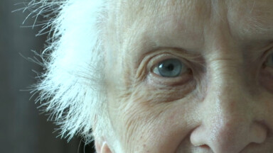 En Immersion : dans les yeux de centenaires bruxelloises, fortes d’un siècle de vie