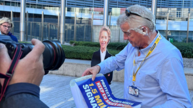 Le patron de Ryanair, Michael O’Leary entarté à Bruxelles