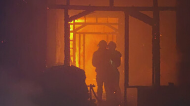 Ville de Bruxelles : neuf personnes, dont cinq policiers, transférées vers des hôpitaux après un incendie rue Saint-Jean