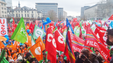 “À quand l’Europe sociale ?” : plusieurs milliers de personnes à la manifestation européenne contre l’austérité