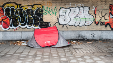 Grand froid: Etterbeek interdit aux personnes sans-abri de dormir dehors et ouvre un nouveau centre