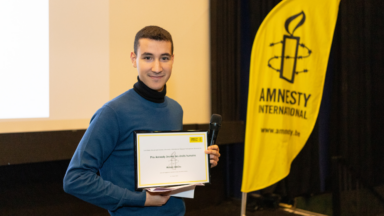 Le Bruxellois Wassim Allouka reçoit le “Prix Amnesty Jeunes des droits humains”