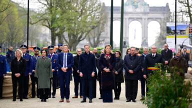 Attentats du 22 mars : les noms des victimes d’actes terroristes résonnent au cœur de Bruxelles