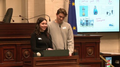 Elections 2024 : les jeunes de 16 et 17 ans seront obligés de participer aux élections européennes et recevront une convocation