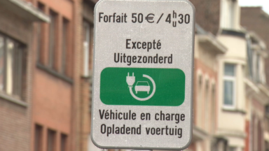 Les parkings réservés à la recharge des voitures électriques trop peu contrôlés
