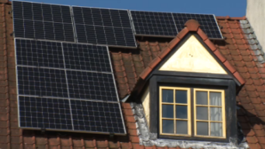 Watermael-Boitsfort : des panneaux photovoltaïques placés illégalement sur le toit de maisons classées
