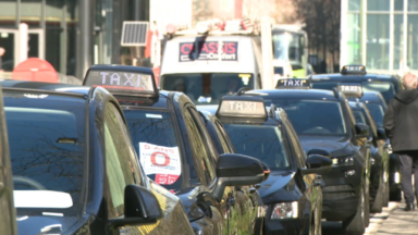 Manifestation des taxis : le secteur a été consulté, affirme Vervoort