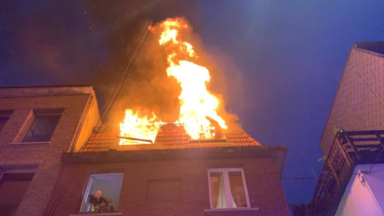 Impressionnant incendie dans le centre de Bruxelles mercredi soir