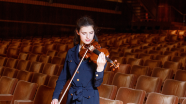 La violoniste Pauline van der Rest, née à Bruxelles, en demi-finale du concours Reine Elisabeth