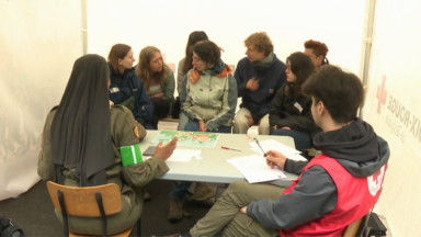 Laeken : la Croix-Rouge organise une simulation de guerre, pour marquer les esprits