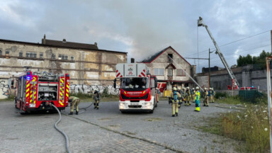Chaussée de Mons : un incendie s’est déclaré dans un bâtiment désaffecté