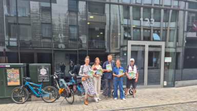 Action citoyenne à vélo pour appeler les partis en formation à changer le système