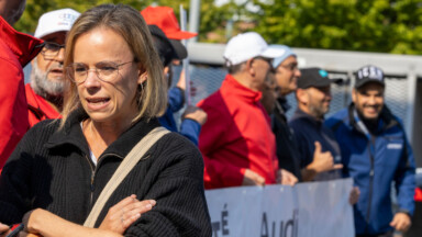 “Nous avons assisté à un safari”: Les députés PS et PTB quittent prématurément la visite à l’usine d’Audi Brussels