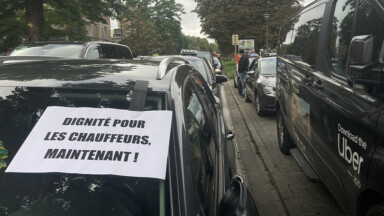 Des centaines de chauffeurs Uber ont manifesté à Etterbeek contre les conditions de travail “intenables”