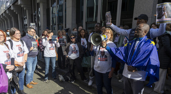 Sit-in devant l'ambassade de la RDC à Bruxelles pour la libération de Jean-Jacques Wondo - Belga Image