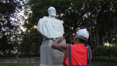 La statue du général Storms déboulonnée : elle devra être remplacée à Ixelles