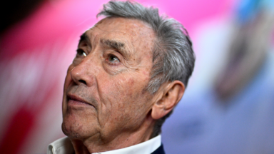 Eddy Merckx victime d’une chute à vélo