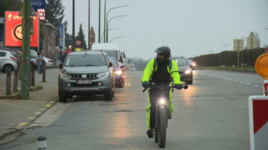 Absence de marquage, problème d’éclairage : la dangerosité de la route qui mène à l’Adeps dénoncée les cyclistes