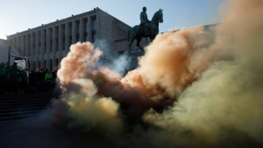 Manifestation pour les pensions : quatre agents de police blessés lors d’un incident avec des pompiers