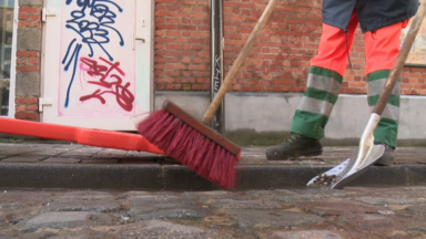 Après les fêtes et les fortes rafales de vent, les communes se mobilisent pour nettoyer les rues de Bruxelles