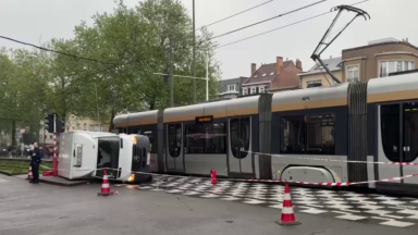 Deux blessés légers à la suite d’une collision entre un tram et une camionnette boulevard du Lambermont