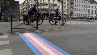 De nouveaux passages piétons aux couleurs du drapeau trans