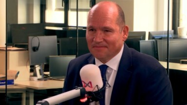 Philippe Close met en garde les clubs de foot : “Si ça continue, ils finiront avec des matchs à huis clos”